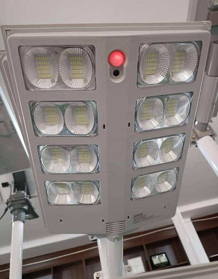 LAMPADAIRE SOLAIRE 2000W